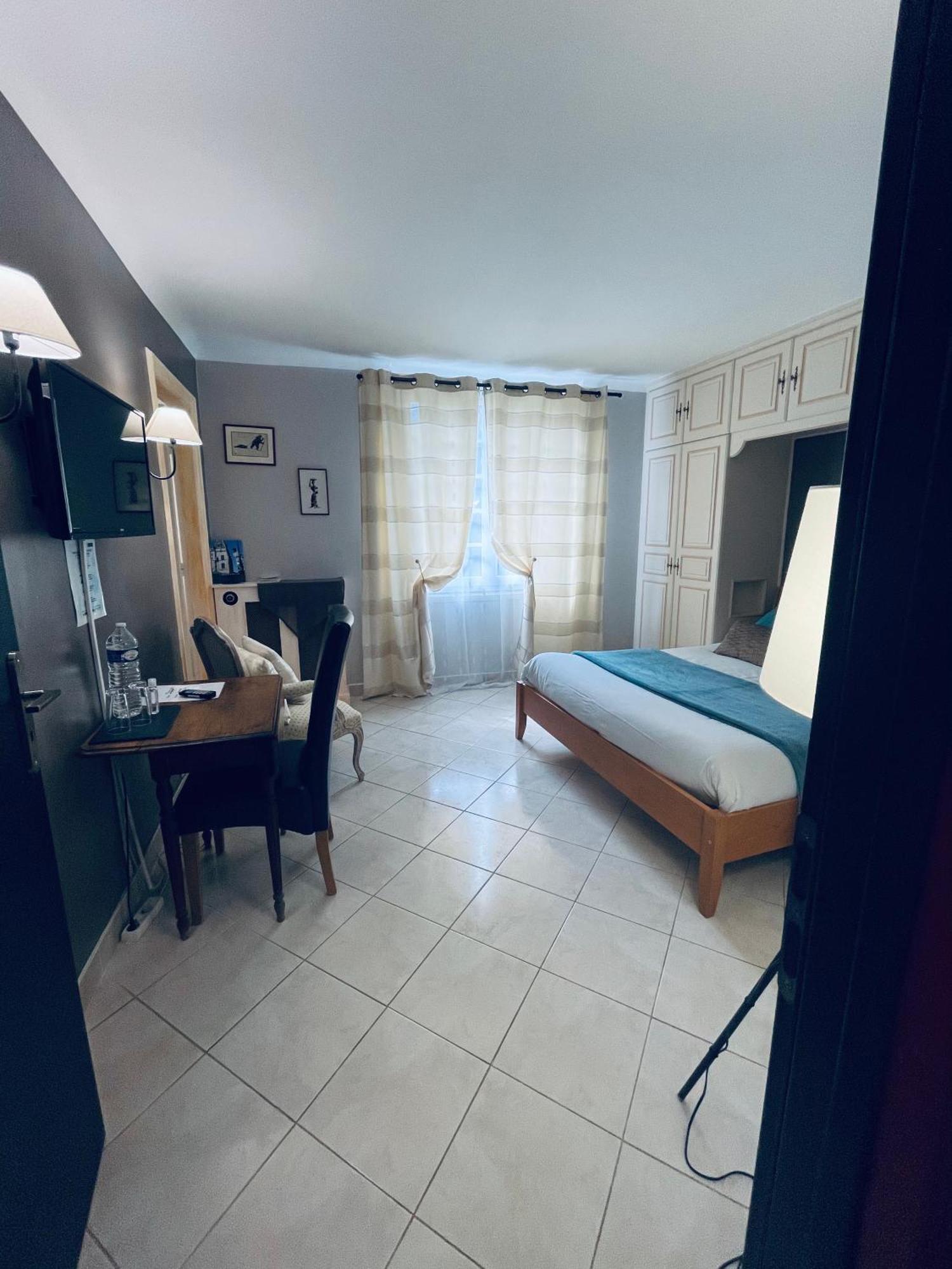 Hotel La Collinière Sainte-Gemme-Moronval Camera foto