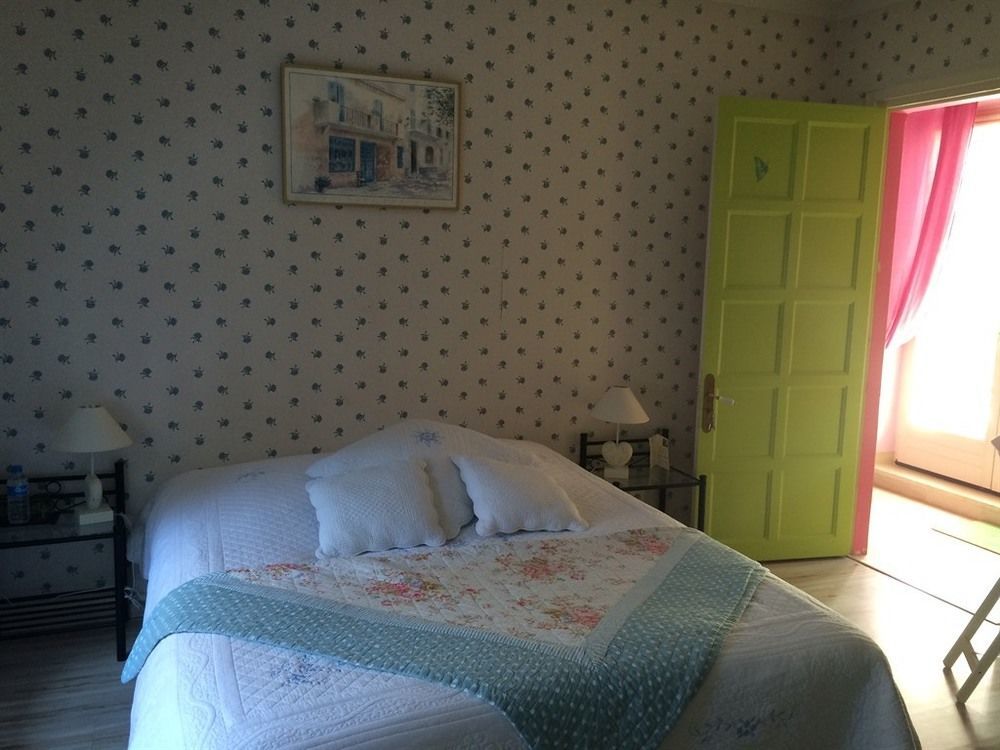 Hotel La Collinière Sainte-Gemme-Moronval Esterno foto