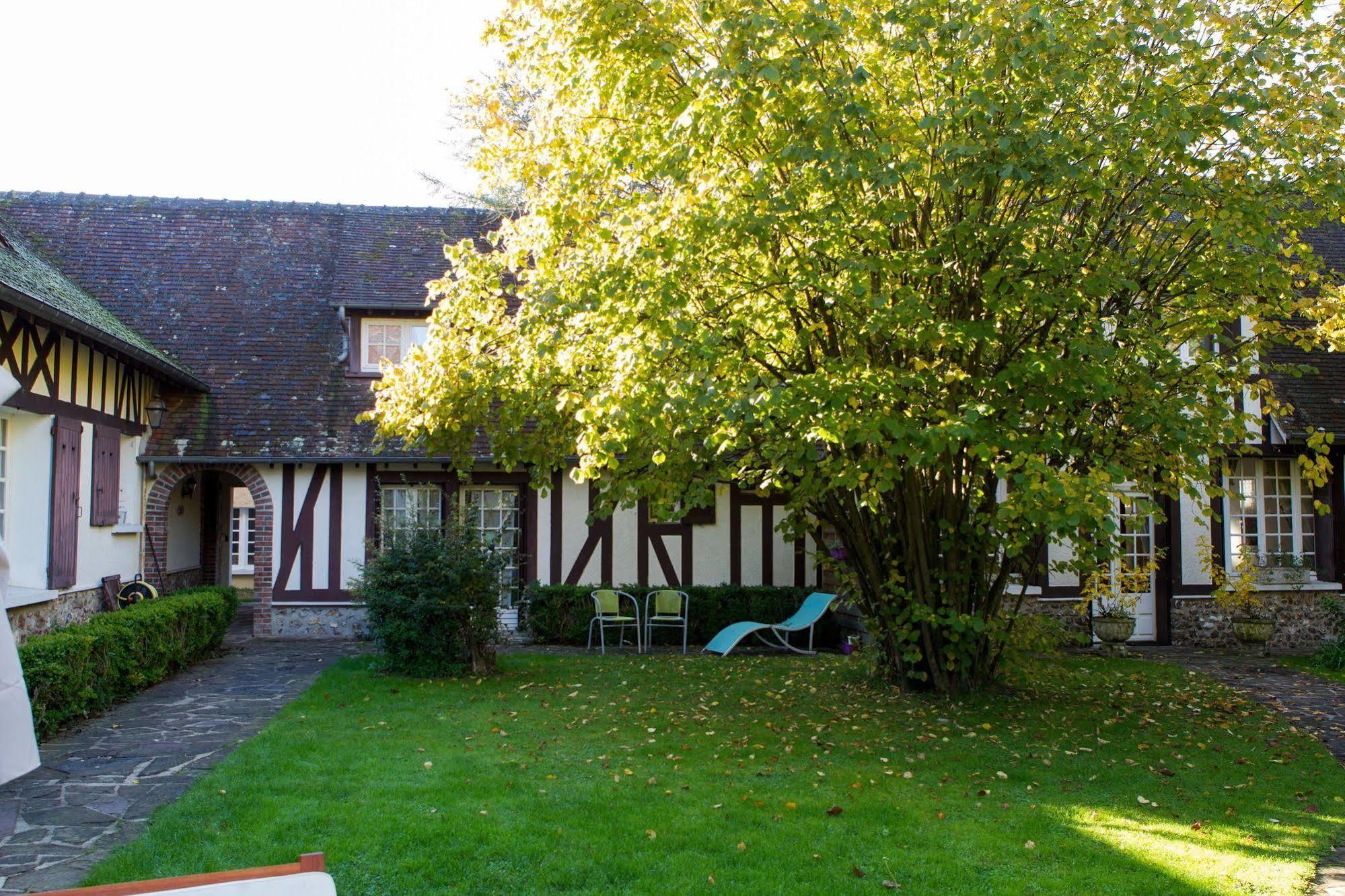 Hotel La Collinière Sainte-Gemme-Moronval Esterno foto